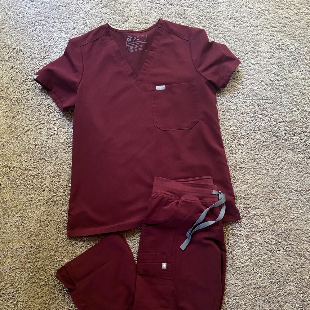 FIGS Burgundy Catarina/Kade Size Small/Small Petite